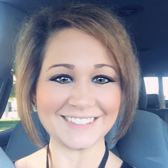 Meet your Posher, Kendra - Picture 1 of 1